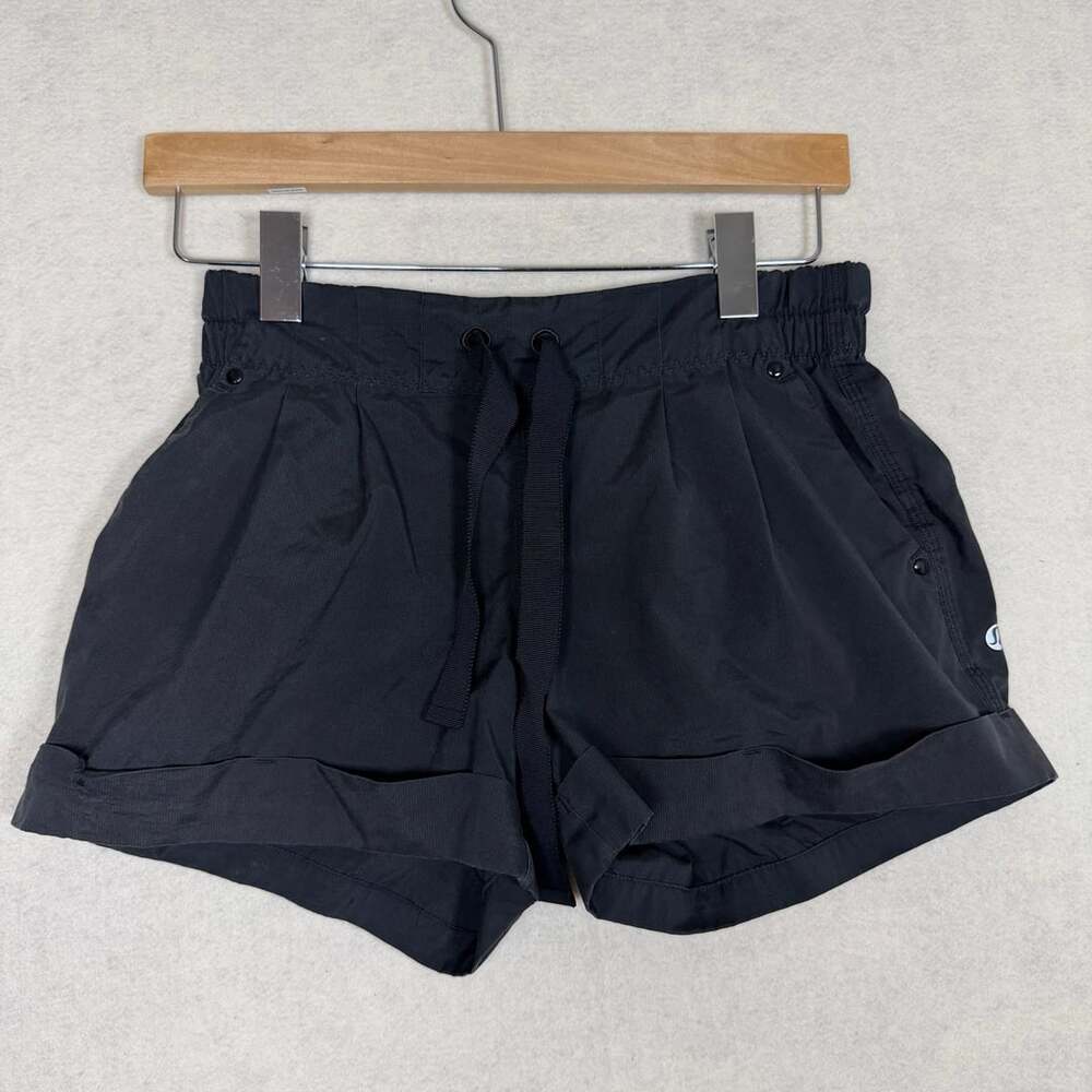 Lululemon Shorts Women's 4 Spring Break Away Black Casual Active Mid Rise Cuffed